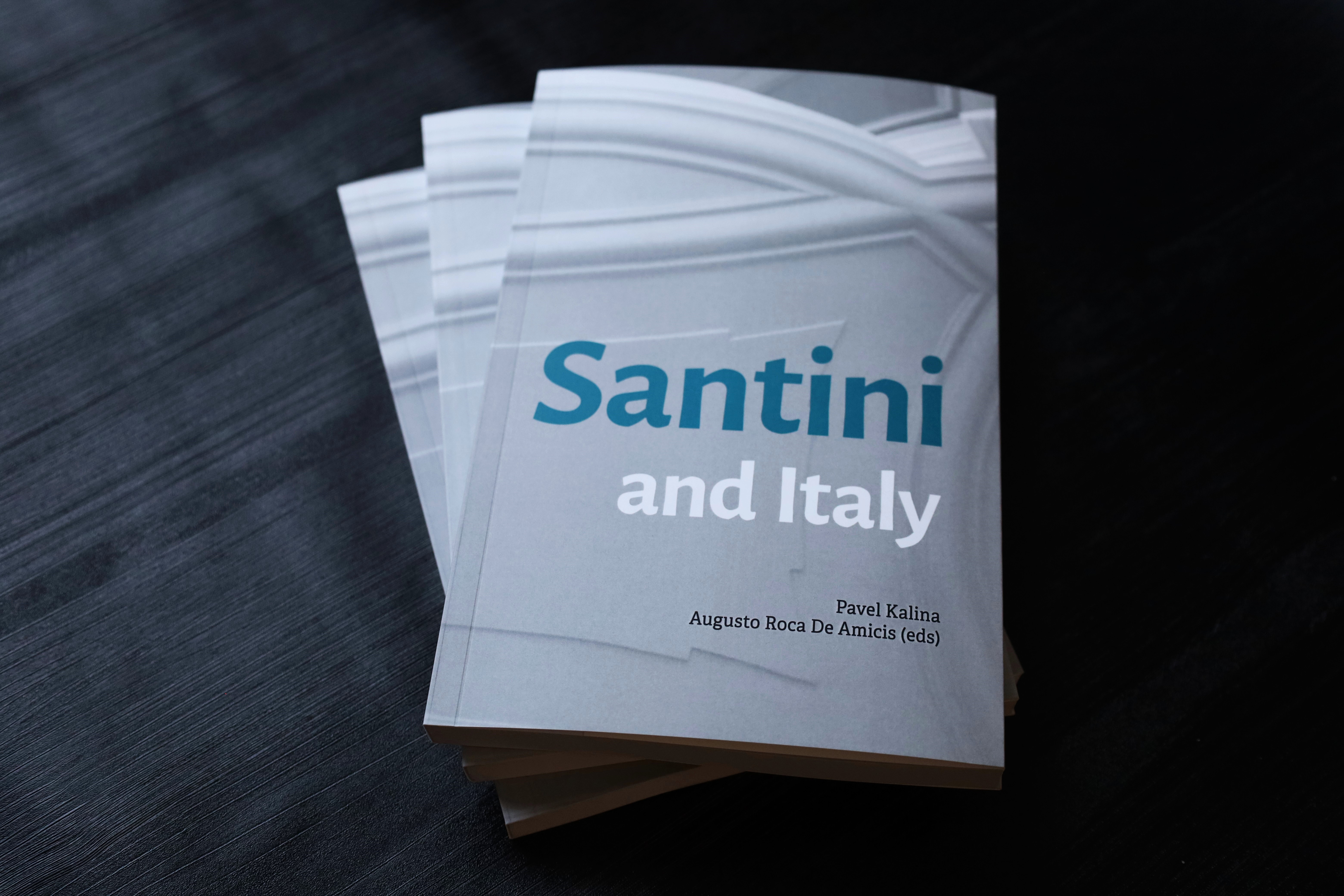Santini a Itálie. Mezinárodní sborník odhaluje mistra architektury v nových kontextech